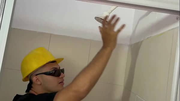 Que mejor regalo a mi hermanastra que mi polla dura.