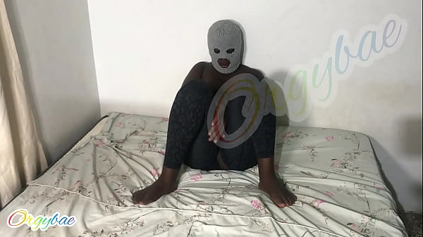 Eat my pussy . Dick too huge for my pussy