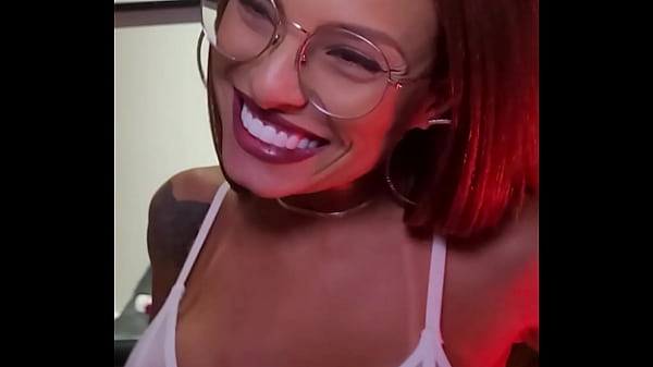 Fodendo Minha Meia-irmã e Gozando Nela!