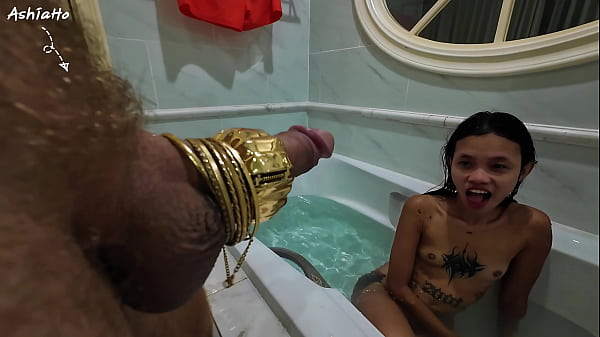 Old man dick is covered by gold but he pushing his stinky asshole on girls face and it’s far from gold but pure sh***