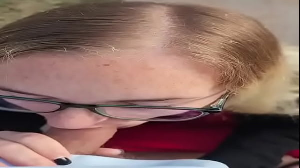 Outdoor Quickie: Red Dress Beauty Gives a Blowjob!