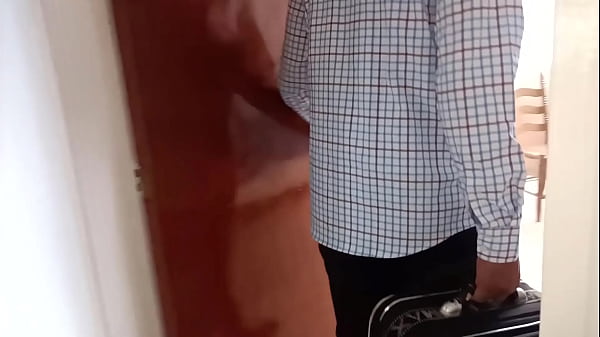 Que puta resulto ser mi hermanastra con ese culo de locura cautibador me lo pone en la cara mientras estamos en casa a solas y se lo como mientras me mama la verga y asi me la follo – Latina cachonda deseando ser reventada en cuatro.